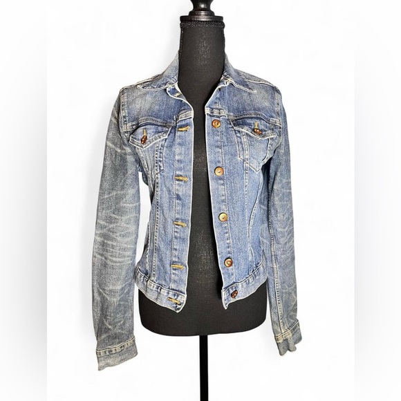 Women’s Distressed Denim Jean Jacket Medium Wash Fitted Size 4 Westernwear - Picture 1 of 3
